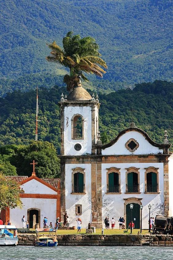 Palm House - * Paraty